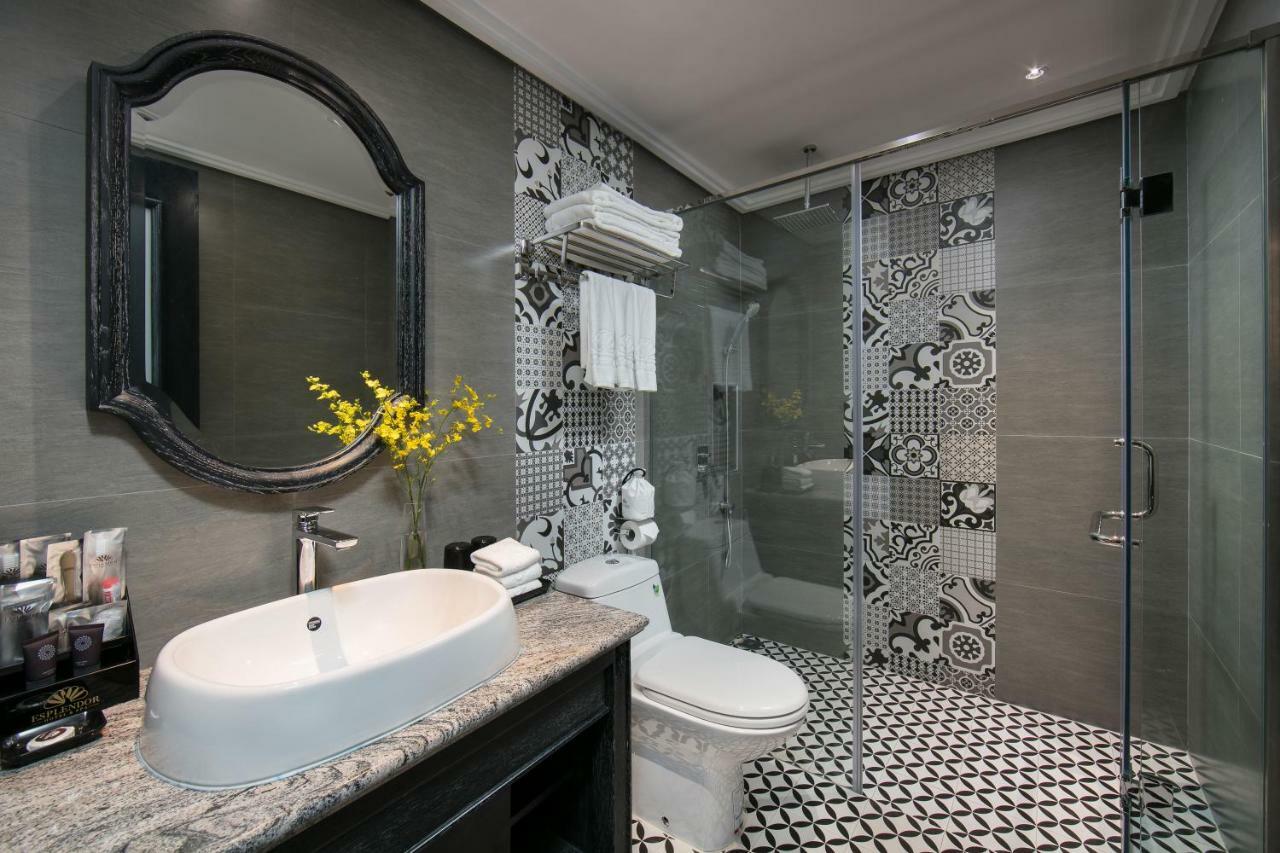 Family room with Window,807890112:JPEG